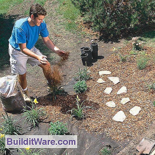 Home Gartenarbeit: Einfacher Jäten und Bewässern